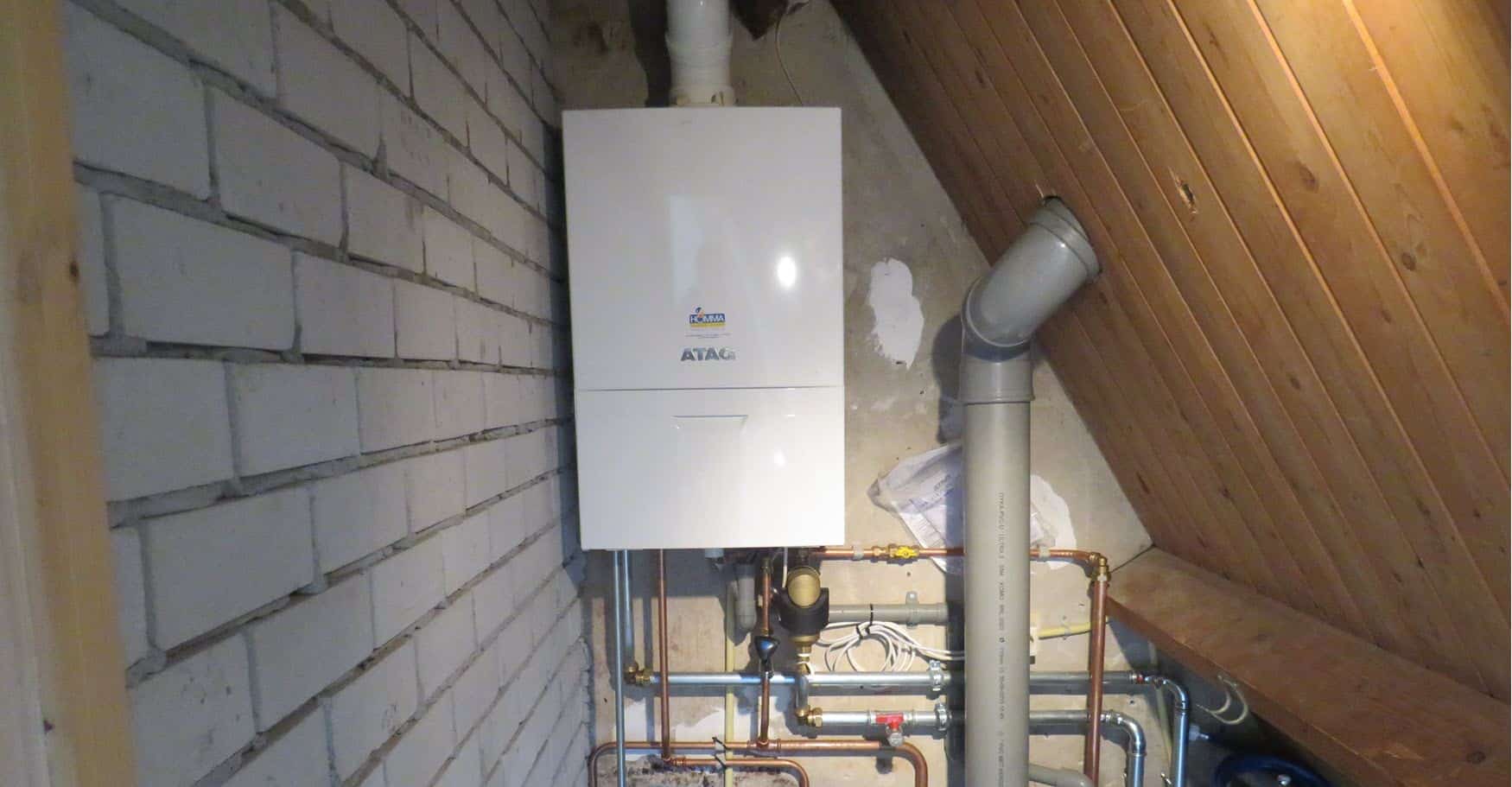 Het bouwjaar van een cv ketel per merk aflezen.